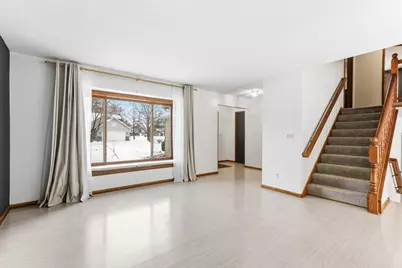 1860 Hilo Court N, Oakdale, MN 55128 - Photo 4