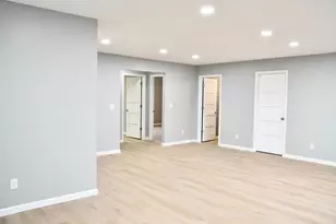 1677 Cecilee St, Worthington, MN 56187 - Photo 16