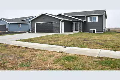 1677 Cecilee Street, Worthington, MN 56187 - Photo 2