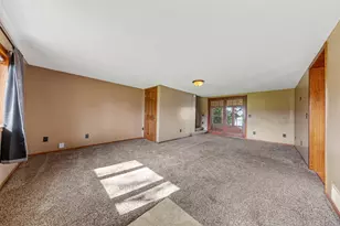 8325 Hennepin Way, Morristown, MN 55052 - Photo 16