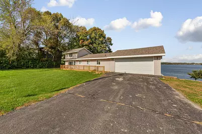 8325 Hennepin Way, Morristown, MN 55052 - Photo 6