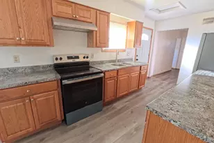 1664 Barclay St, Saint Paul, MN 55106 - Photo 6