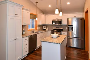 190 Highlands Cir, Zumbrota, MN 55992 - Photo 16