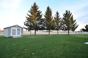 190 Highlands Cir, Zumbrota, MN 55992 - Photo 36