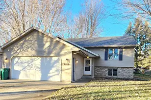 208 Holly Ln, Janesville, MN 56048 - Photo 2