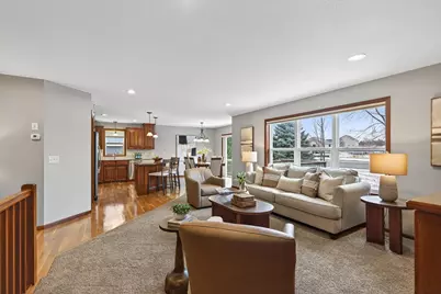 674 Jutland Avenue, Shakopee, MN 55379 - Photo 6