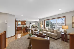 674 Jutland Ave, Shakopee, MN 55379 - Photo 6