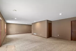 674 Jutland Ave, Shakopee, MN 55379 - Photo 30