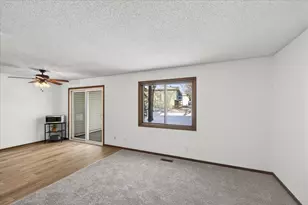 4372 Buckingham Ct, Vadnais Heights, MN 55127 - Photo 10