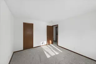 4372 Buckingham Ct, Vadnais Heights, MN 55127 - Photo 24