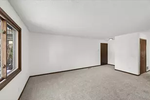 4372 Buckingham Ct, Vadnais Heights, MN 55127 - Photo 14