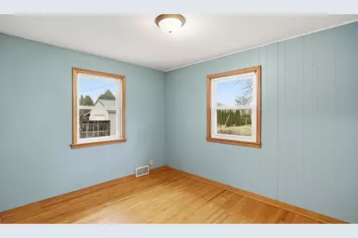 302 Minnesota Avenue E, Minnesota Lake, MN 56068 - Photo 10