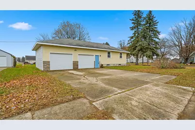 302 Minnesota Avenue E, Minnesota Lake, MN 56068 - Photo 20