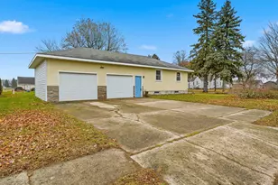 302 Minnesota Ave E, Minnesota Lake, MN 56068 - Photo 20