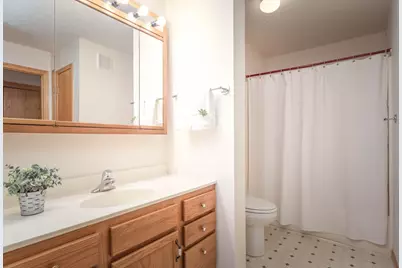 912 Hawthorne Street #105, Alexandria, MN 56308 - Photo 16