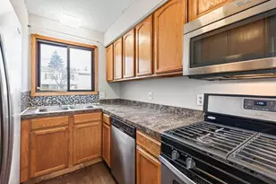 605 Portland Dr E, Burnsville, MN 55337 - Photo 10