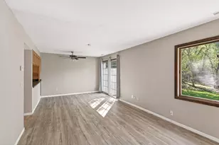 605 Portland Dr E, Burnsville, MN 55337 - Photo 16