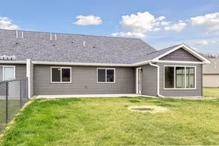 2870 Coventry Cir, River Falls, WI 54022 - Photo 34