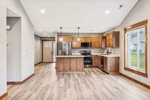 2870 Coventry Cir, River Falls, WI 54022 - Photo 8