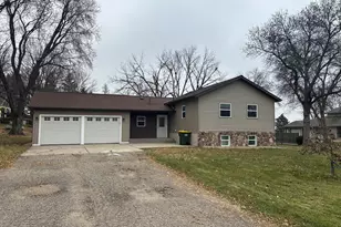 1795 50th Ave NE, Willmar, MN 56201 - Photo 2