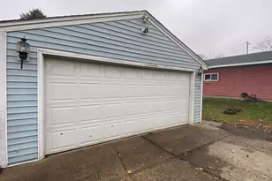 304 E 3rd St, Albert Lea, MN 56007 - Photo 2