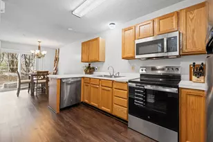 468 Heartland Ct, Chanhassen, MN 55317 - Photo 12