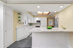 605 10th Ave NW, Austin, MN 55912 - Photo 1