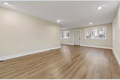 605 10th Avenue NW, Austin, MN 55912 - Photo 6