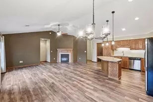 3415 Cambridge Pl, River Falls, WI 54022 - Photo 8