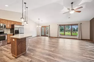 3415 Cambridge Pl, River Falls, WI 54022 - Photo 4