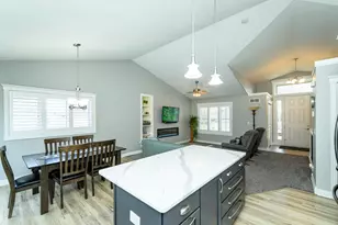 2743 Pinewood Ridge Dr SE, Rochester, MN 55904 - Photo 8