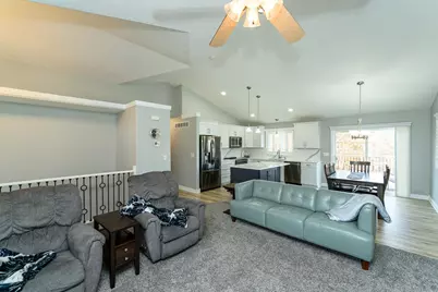 2743 Pinewood Ridge Drive SE, Rochester, MN 55904 - Photo 4