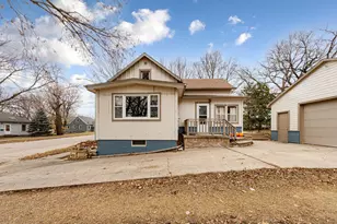 1114 N Prairie Ave, Fairmont, MN 56031 - Photo 2