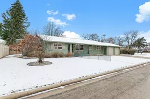 209 13th St NE, Owatonna, MN 55060 - Photo 4