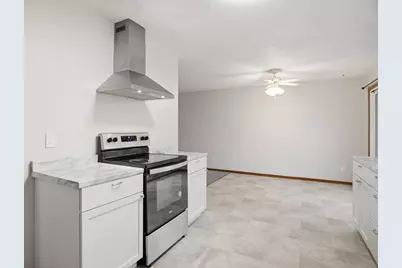 7809 Georgia Avenue N, Brooklyn Park, MN 55445 - Photo 10