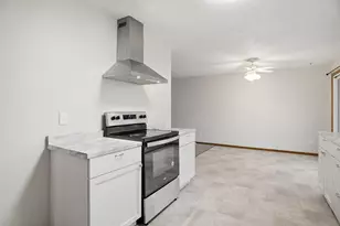 7809 Georgia Ave N, Brooklyn Park, MN 55445 - Photo 10