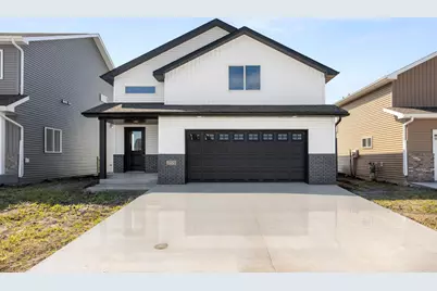 2533 38th Avenue S, Moorhead, MN 56560 - Photo 1