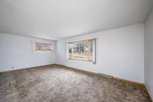 847 S Hampton St, Fairmont, MN 56031 - Photo 4