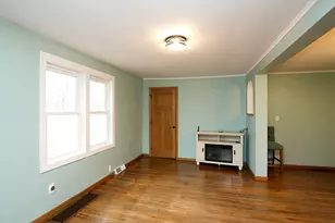 528 S Holcombe Ave, Litchfield, MN 55355 - Photo 4