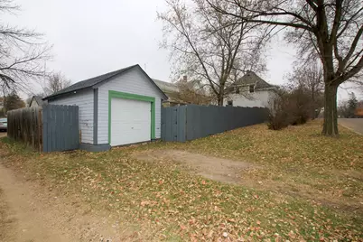 528 S Holcombe Avenue, Litchfield, MN 55355 - Photo 2