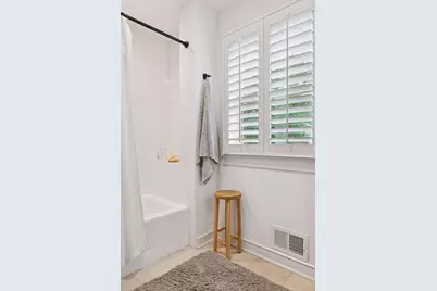 129 Chicago Avenue N, Wayzata, MN 55391 - Photo 22