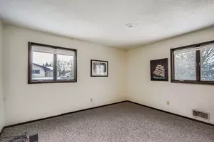 1745 Duluth St, Maplewood, MN 55109 - Photo 20