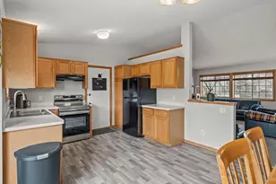 504 S Maple St, Belle Plaine, MN 56011 - Photo 12