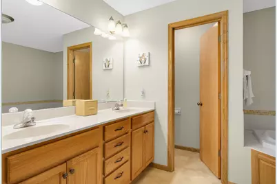 617 Crane Creek Lane, Eagan, MN 55121 - Photo 14