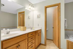 617 Crane Creek Ln, Eagan, MN 55121 - Photo 14