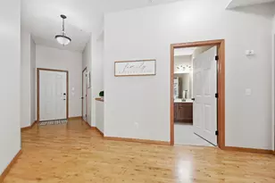 1256 County Rd D E, Maplewood, MN 55109 - Photo 18