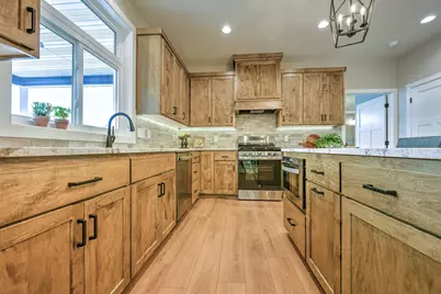 1308 Sherwood Street SE, Hutchinson, MN 55350 - Photo 8