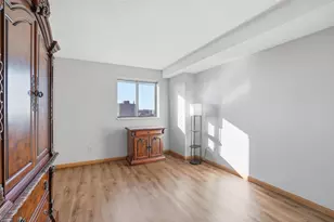 78 10th St E, Saint Paul, MN 55101 - Photo 16