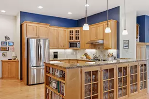 8117 Xerxes Cir, Bloomington, MN 55431 - Photo 6