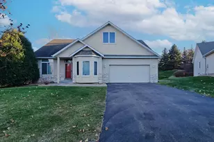16045 Kennard Ct, Lakeville, MN 55044 - Photo 2